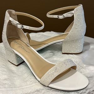 Betsey Johnson Mari Sandal. Size 11